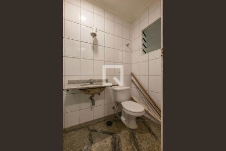 Casa para alugar com 300m², 5 quartos e 2 vagas Casa para alugar com 300m², 5 quartos e 2 vagasÁrea de Serviço - Banheiro