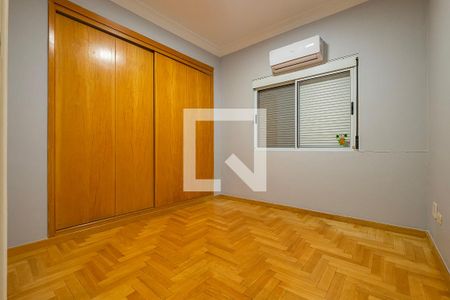 Casa para alugar com 300m², 5 quartos e 2 vagas Casa para alugar com 300m², 5 quartos e 2 vagasQuarto 3