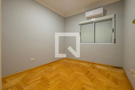 Casa para alugar com 300m², 5 quartos e 2 vagas Casa para alugar com 300m², 5 quartos e 2 vagasQuarto 4