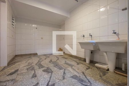 Casa para alugar com 300m², 5 quartos e 2 vagas Casa para alugar com 300m², 5 quartos e 2 vagasÁrea de Serviço