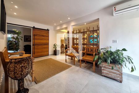 Sala de casa à venda com 4 quartos, 450m² em Engenho do Mato, Niterói
