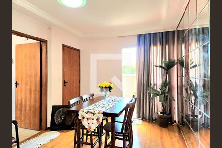 Sala de apartamento à venda com 3 quartos, 75m² em Santa Tereza, Belo Horizonte