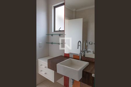 Apartamento à venda com 310m², 3 quartos e 3 vagas Apartamento à venda com 310m², 3 quartos e 3 vagasBanheiro da Churrasqueira