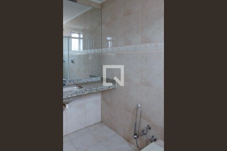 Apartamento à venda com 310m², 3 quartos e 3 vagas Apartamento à venda com 310m², 3 quartos e 3 vagasBanheiro da Suíte