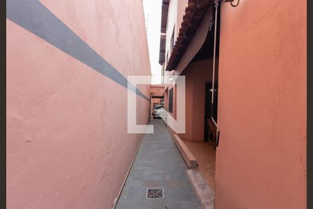 Casa à venda com 384m², 4 quartos e 7 vagas Casa à venda com 384m², 4 quartos e 7 vagasCorredor