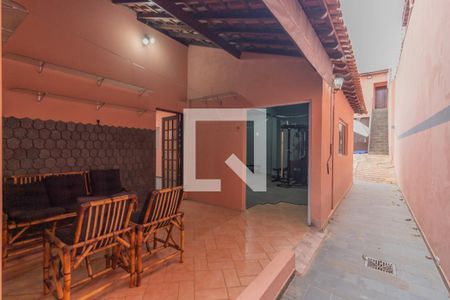 Casa à venda com 384m², 4 quartos e 7 vagas Casa à venda com 384m², 4 quartos e 7 vagasÁrea Externa