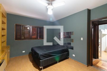 Casa à venda com 384m², 4 quartos e 7 vagas Casa à venda com 384m², 4 quartos e 7 vagasQuarto 4