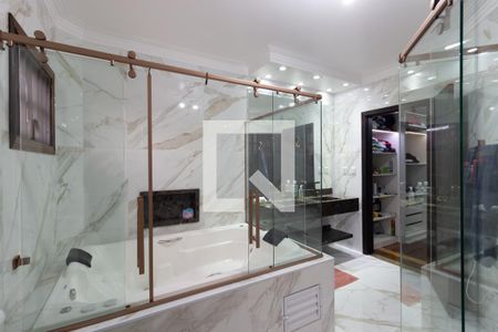 Casa à venda com 384m², 4 quartos e 7 vagas Casa à venda com 384m², 4 quartos e 7 vagasBanheiro da Suíte