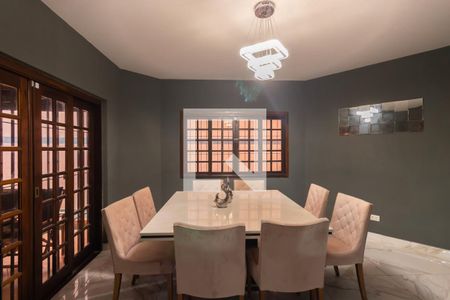 Casa à venda com 384m², 4 quartos e 7 vagas Casa à venda com 384m², 4 quartos e 7 vagasSala de Jantar
