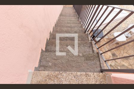 Casa à venda com 384m², 4 quartos e 7 vagas Casa à venda com 384m², 4 quartos e 7 vagasEscada