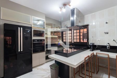 Casa à venda com 384m², 4 quartos e 7 vagas Casa à venda com 384m², 4 quartos e 7 vagasCozinha