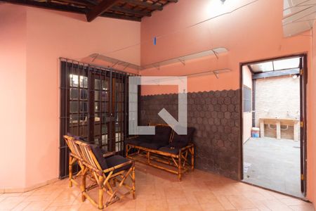 Casa à venda com 384m², 4 quartos e 7 vagas Casa à venda com 384m², 4 quartos e 7 vagasÁrea Externa