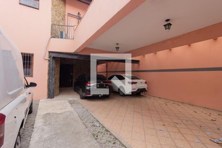 Casa à venda com 384m², 4 quartos e 7 vagas Casa à venda com 384m², 4 quartos e 7 vagasGaragem