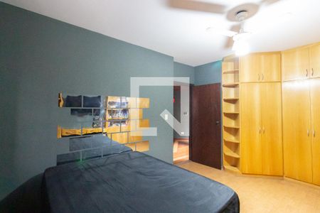 Casa à venda com 384m², 4 quartos e 7 vagas Casa à venda com 384m², 4 quartos e 7 vagasQuarto 4