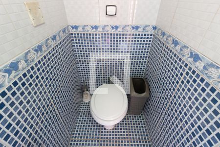 Casa à venda com 384m², 4 quartos e 7 vagas Casa à venda com 384m², 4 quartos e 7 vagasLavabo 3