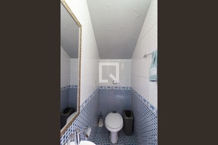 Casa à venda com 384m², 4 quartos e 7 vagas Casa à venda com 384m², 4 quartos e 7 vagasLavabo 3