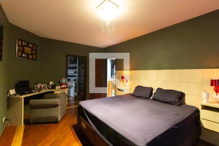 Casa à venda com 384m², 4 quartos e 7 vagas Casa à venda com 384m², 4 quartos e 7 vagasSuíte