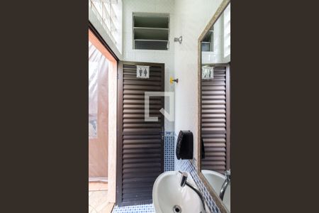 Casa à venda com 384m², 4 quartos e 7 vagas Casa à venda com 384m², 4 quartos e 7 vagasLavabo 3