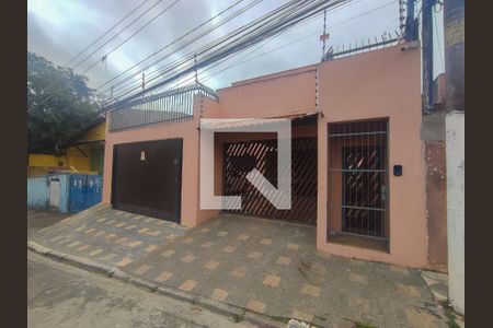 Casa à venda com 384m², 4 quartos e 7 vagas Casa à venda com 384m², 4 quartos e 7 vagasFachada