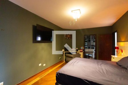 Casa à venda com 384m², 4 quartos e 7 vagas Casa à venda com 384m², 4 quartos e 7 vagasSuíte