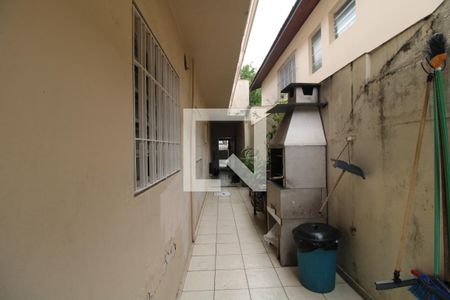 Casa à venda com 178m², 4 quartos e 2 vagasCorredor lateral