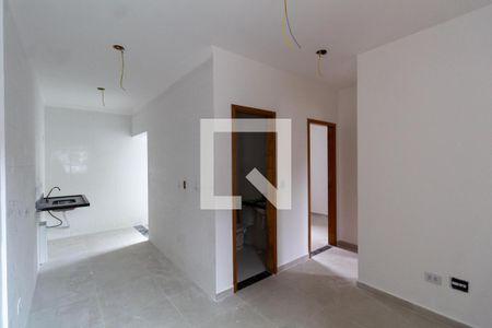 Sala e Cozinha Integrada  de apartamento para alugar com 2 quartos, 36m² em Cidade Centenário, São Paulo