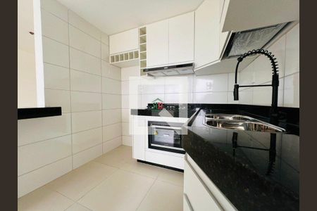 Apartamento à venda com 2 quartos, 65m² em Cabral, Contagem