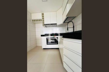 Apartamento à venda com 2 quartos, 65m² em Cabral, Contagem