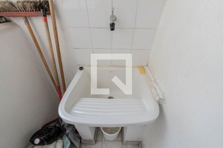 Apartamento para alugar com 55m², 2 quartos e sem vaga Área de Serviço