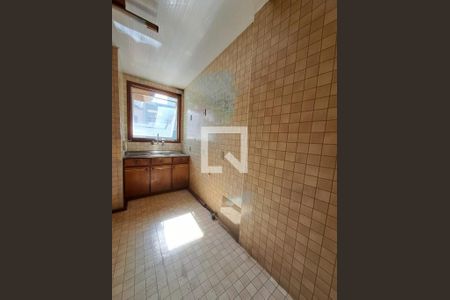 Casa à venda com 3 quartos, 217m² em Petrópolis, Porto Alegre