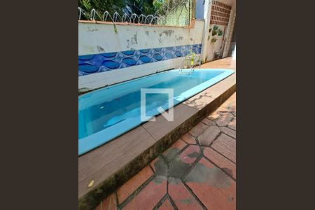 Casa à venda com 217m², 3 quartos e 3 vagas