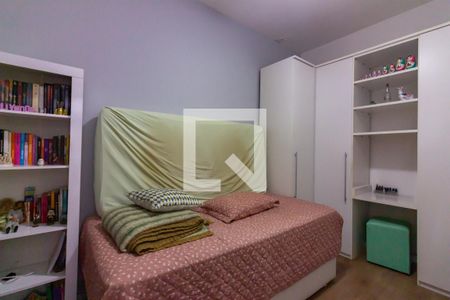 Casa à venda com 320m², 5 quartos e 3 vagas Casa à venda com 320m², 5 quartos e 3 vagasQuarto 2