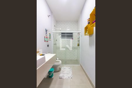 Casa à venda com 320m², 5 quartos e 3 vagas Casa à venda com 320m², 5 quartos e 3 vagasBanheiro