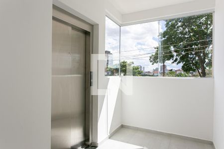 Studio para alugar com 36m², 1 quarto e sem vaga Studio para alugar com 36m², 1 quarto e sem vagaÁrea comum - Elevador