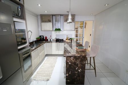 Casa para alugar com 350m², 2 quartos e 2 vagasCozinha