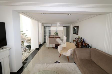 Sala de casa para alugar com 2 quartos, 350m² em Parque Edu Chaves, São Paulo