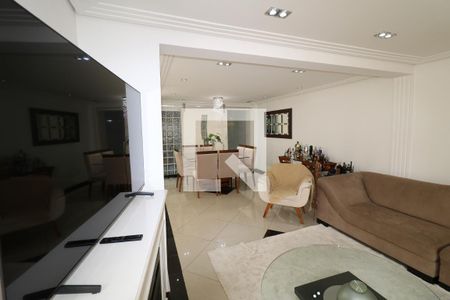 Sala de casa para alugar com 2 quartos, 350m² em Parque Edu Chaves, São Paulo