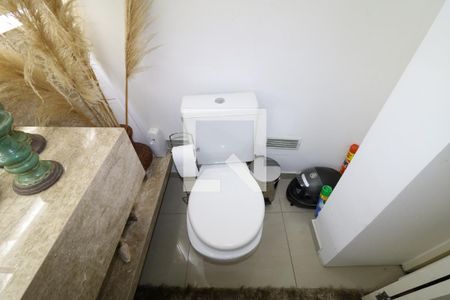 Casa para alugar com 350m², 2 quartos e 2 vagasBanheiro 1