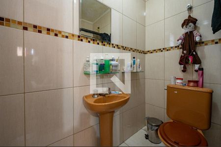 Casa à venda com 100m², 3 quartos e 2 vagasBanheiro suíte 2