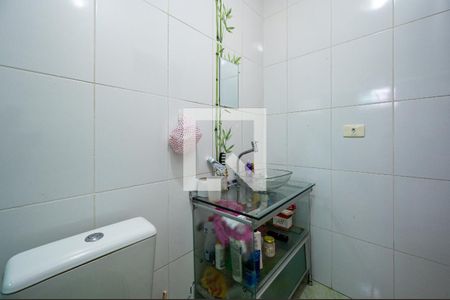 Casa à venda com 100m², 3 quartos e 2 vagasBanheiro suíte 1