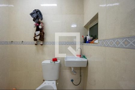 Casa à venda com 100m², 3 quartos e 2 vagasBanheiro suíte 3