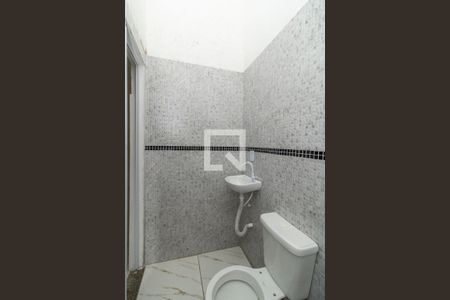 Banheiro de kitnet/studio para alugar com 1 quarto, 30m² em Bonsucesso, Rio de Janeiro