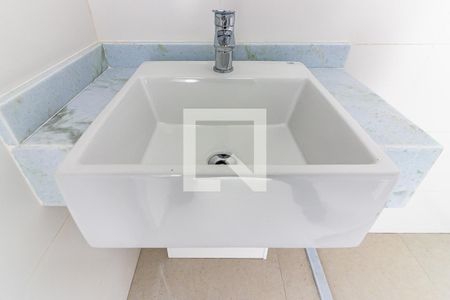 Apartamento para alugar com 106m², 2 quartos e 1 vaga Apartamento para alugar com 106m², 2 quartos e 1 vagaBanheiro da Suíte 1