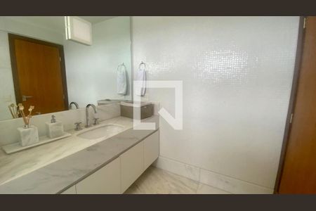 Apartamento à venda com 400m², 4 quartos e 4 vagasBanheiro Social
