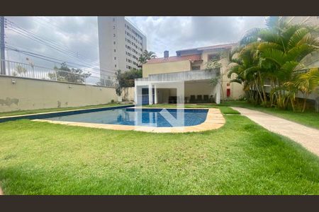 Apartamento à venda com 400m², 4 quartos e 4 vagasÁrea comum - Piscina