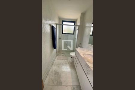 Apartamento à venda com 400m², 4 quartos e 4 vagasBanheiro da Suíte 2