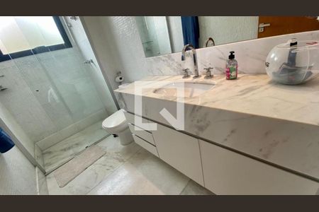 Apartamento à venda com 400m², 4 quartos e 4 vagasBanheiro da Suíte 2