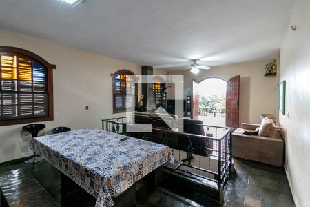 Sala de casa para alugar com 5 quartos, 233m² em Alto Caiçaras, Belo Horizonte