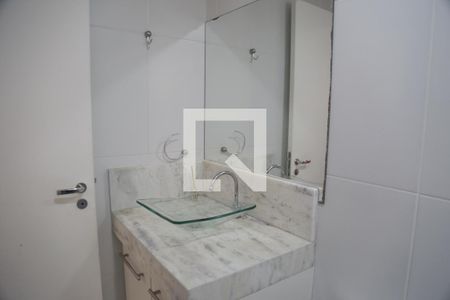 Apartamento à venda com 74m², 2 quartos e 1 vagaBanheiro da Suíte