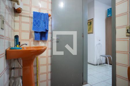 Banheiro  de kitnet/studio à venda com 1 quarto, 27m² em Petrópolis, Porto Alegre